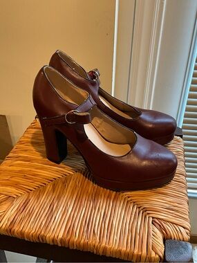 Classic Mary Jane Platform Heels in burgundy size 11